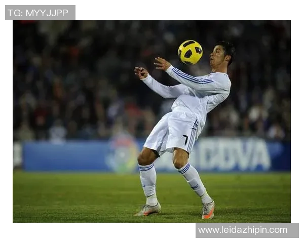 掌握足球胸部停球技巧的关键要领与训练方法分享